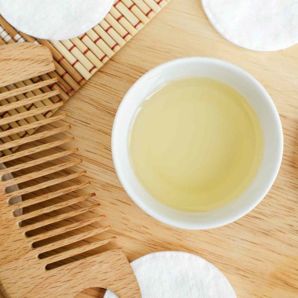 5-maneras-de-usar-el-aceite-de-moringa-para-suavizar-fortalecer-y-proteger-el-cabello