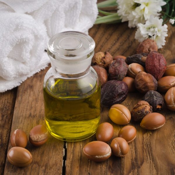 argan-oil-with-fruits-155268256-aef0d4bf255b42b997cf00d1c816ea97.jpg