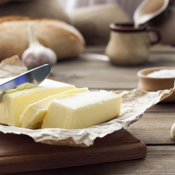 butter-knife-bread-garlic-and-milk-489611438-f1141dfd770d48798907c43b443eb373.jpg