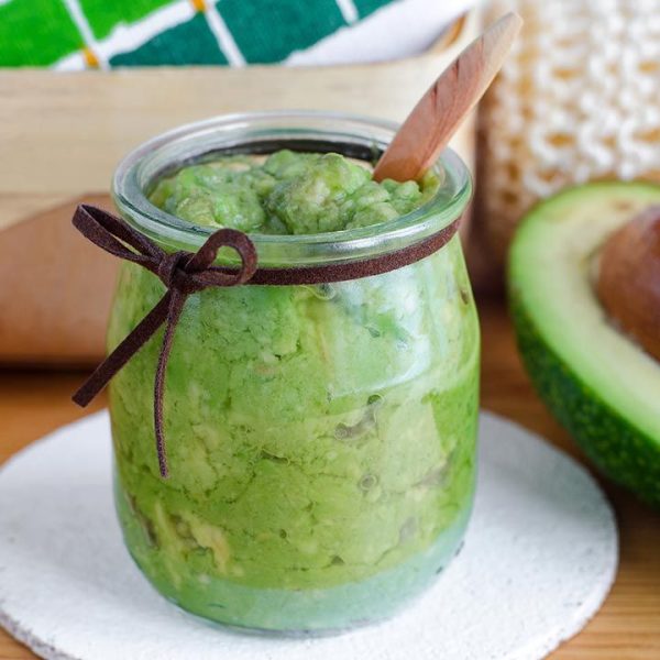 como-hacer-una-mascarilla-facial-de-aguacate