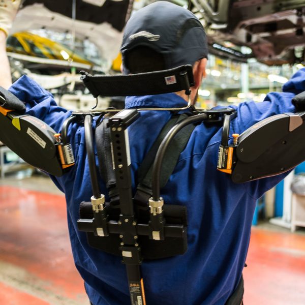 como-los-exoesqueletos-estan-fortaleciendo-la-fuerza-laboral-de-japon
