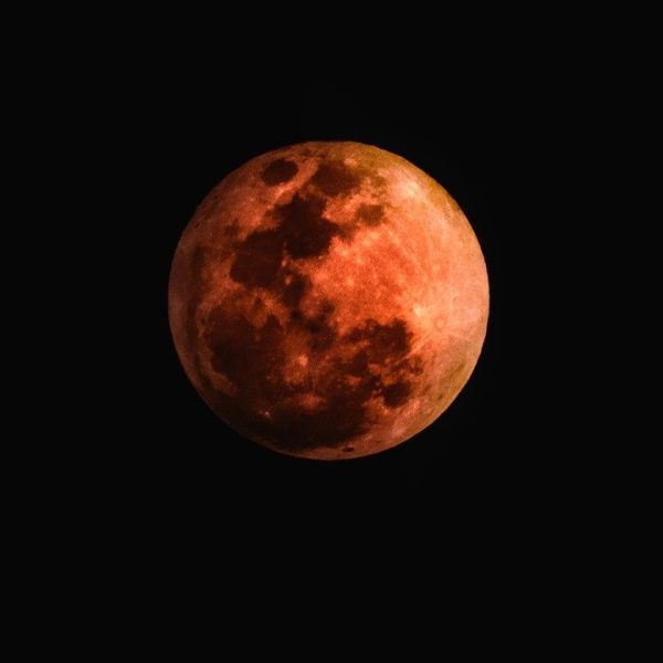 el-eclipse-parcial-de-luna-de-sangre-de-noviembre-es-el-mas-largo-desde-el-siglo-xv