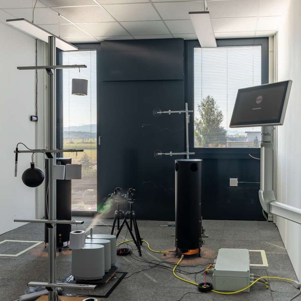 este-sistema-de-pared-modular-tiene-paneles-solares-bombas-de-calor-y-ventilacion-incorporados