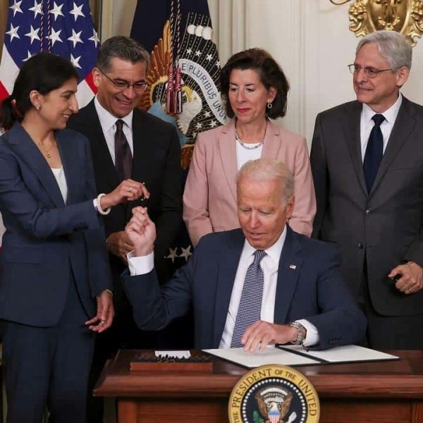 la-administracion-de-biden-busca-nuevas-reglas-para-proteger-a-los-trabajadores-del-calor-extremo