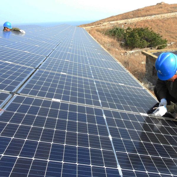 the-microgrid-officially-built-and-began-trial-operation-at-the-outpost-of-the-yellow-sea-in-lianyungang-jiangsu-china-on-12th-january-2020-1193435899-707fa2ee24204b7ba57b14994937fd58.jpg